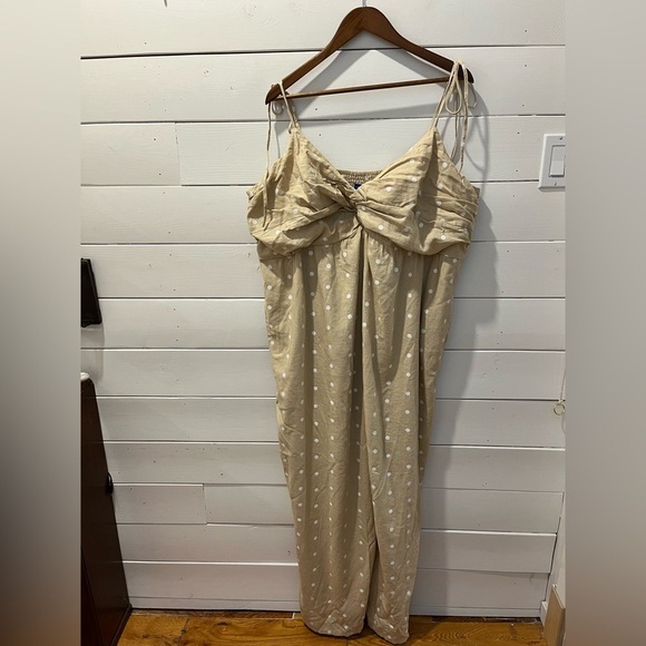 Beige Polka Dot Jumpsuit - Old Navy - NWT - Size 3X - Picture 2 of 8